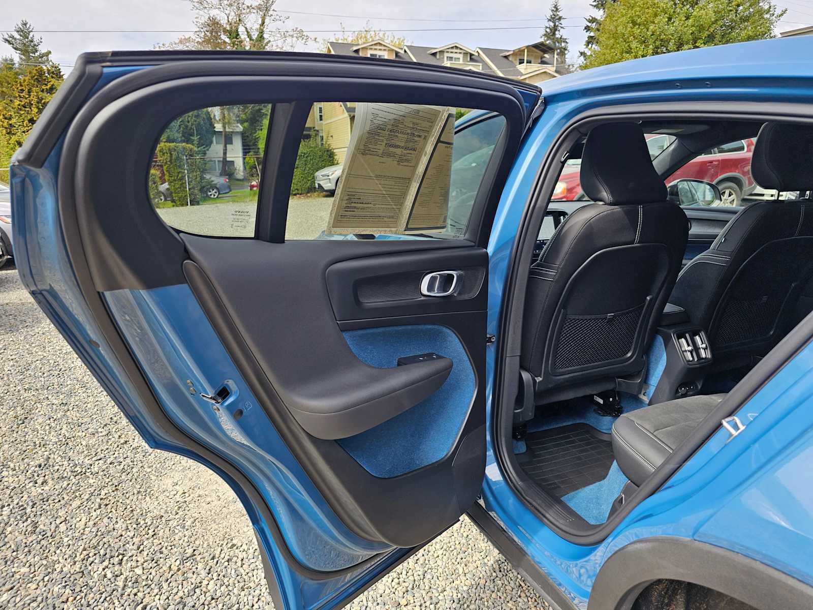 Certified 2023 Volvo C40 P8 Recharge Ultimate w/ Protection Package Premier image 23