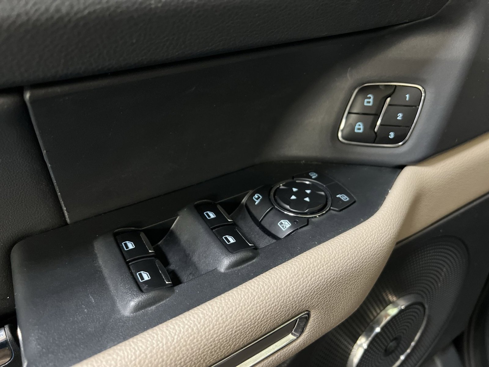 Used 2024 Ford Expedition Max Limited image 14