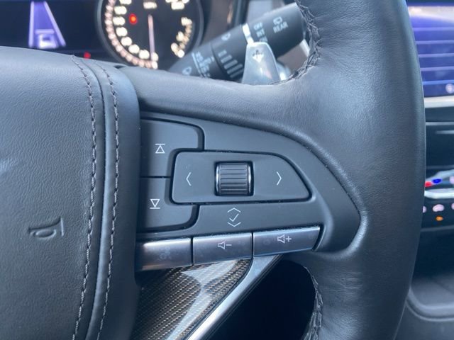 Used 2023 Cadillac XT6 Sport w/ LPO, ONYX Package image 11