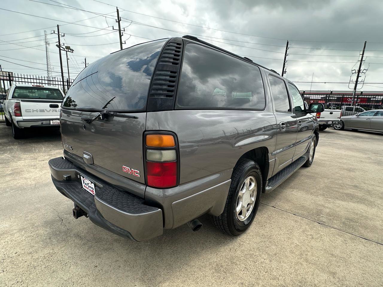 Used 2005 GMC Yukon XL Denali AWD/4WD image 5