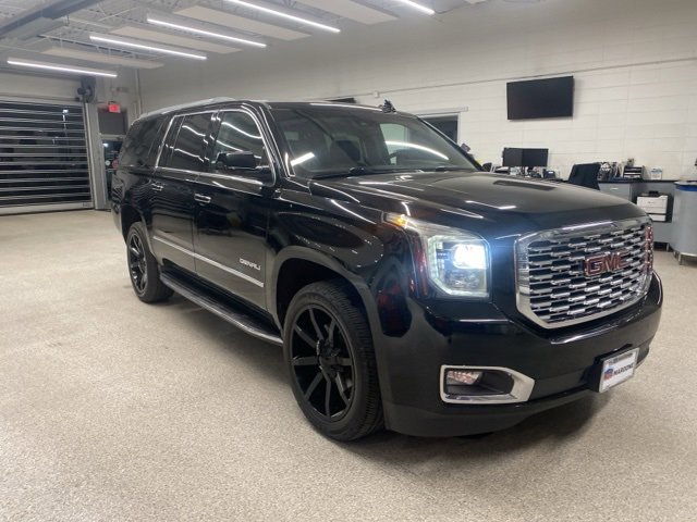 Used 2019 GMC Yukon XL Denali image 3