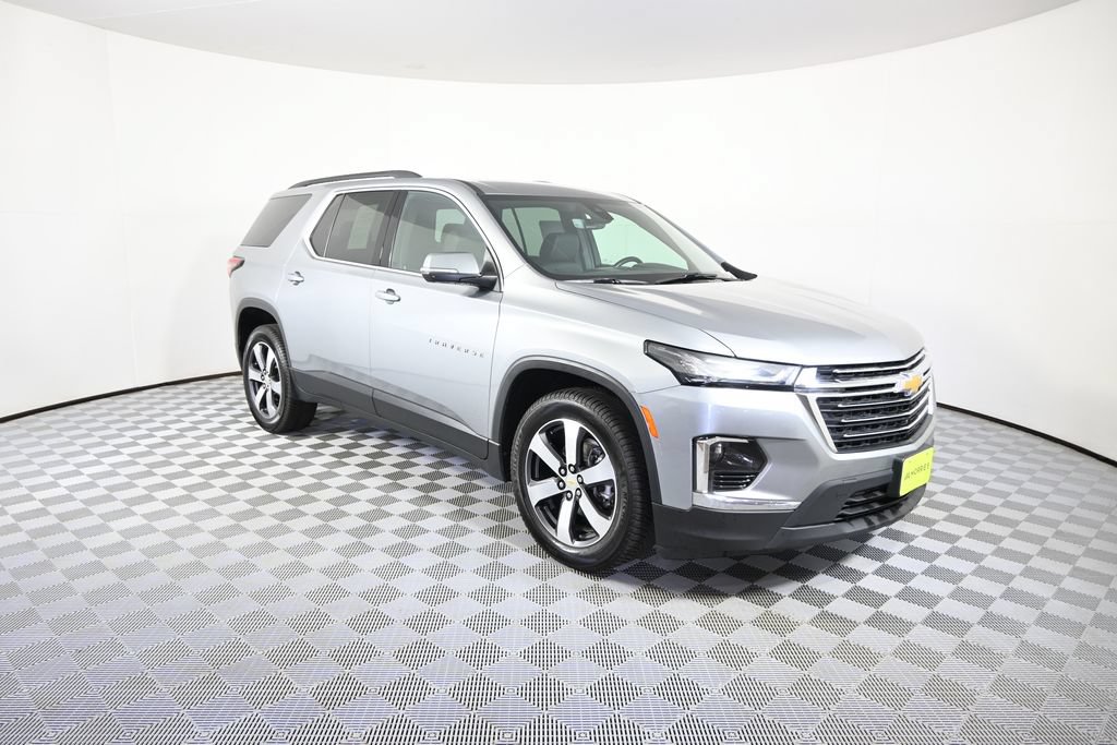 Used 2023 Chevrolet Traverse LT w/ LT Premium Package AWD/4WD image 9