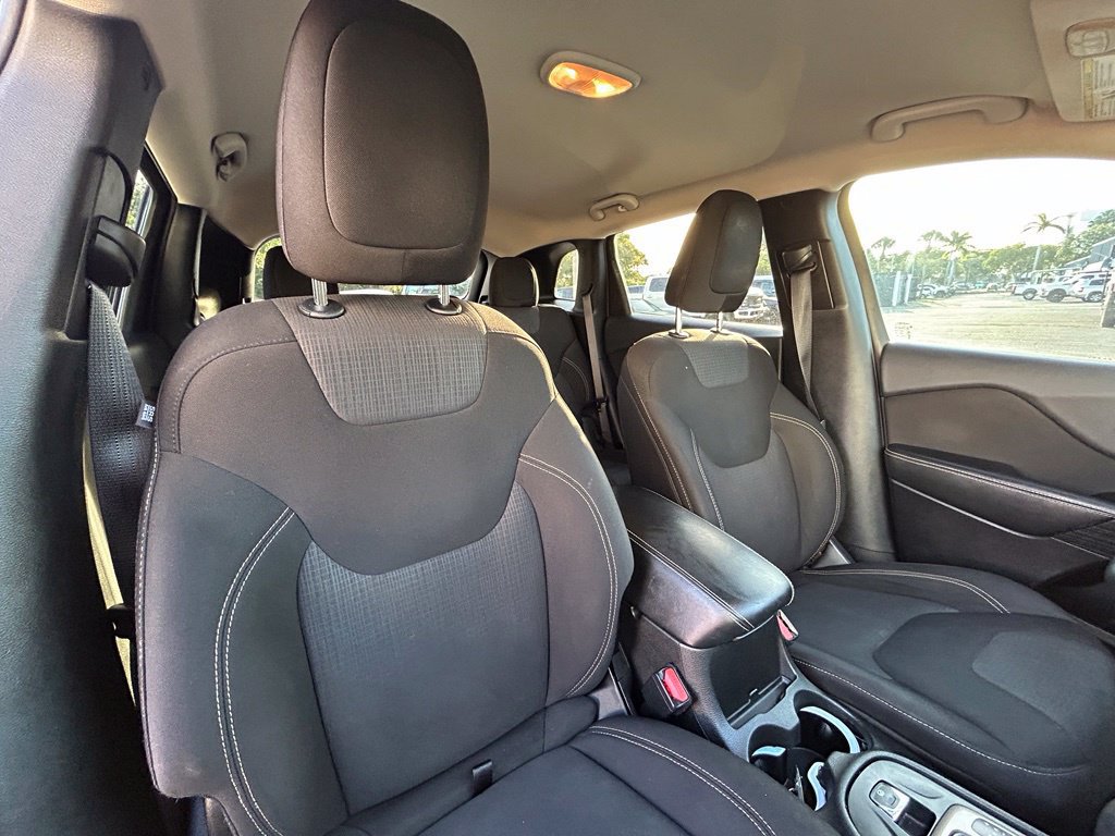 Used 2015 Jeep Cherokee Latitude w/ Comfort/Convenience Group FWD image 26