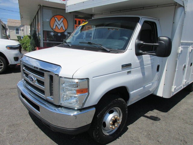 Used 2016 Ford E-350 and Econoline 350 Super Duty w/ Power Windows & Locks Group RWD image 23