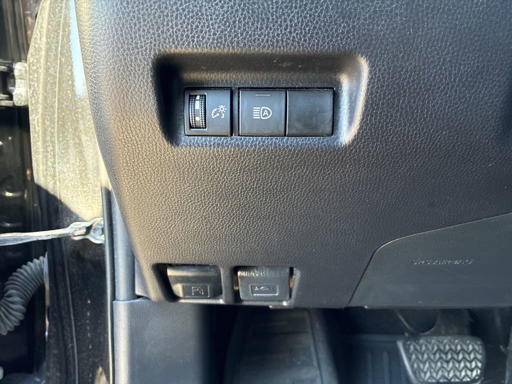 Used 2021 Toyota RAV4 XLE image 12