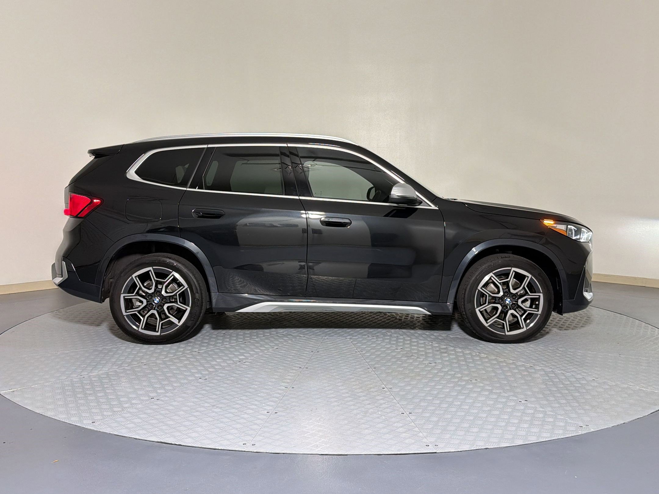 Certified 2023 BMW X1 xDrive28i w/ Convenience Package AWD/4WD image 8