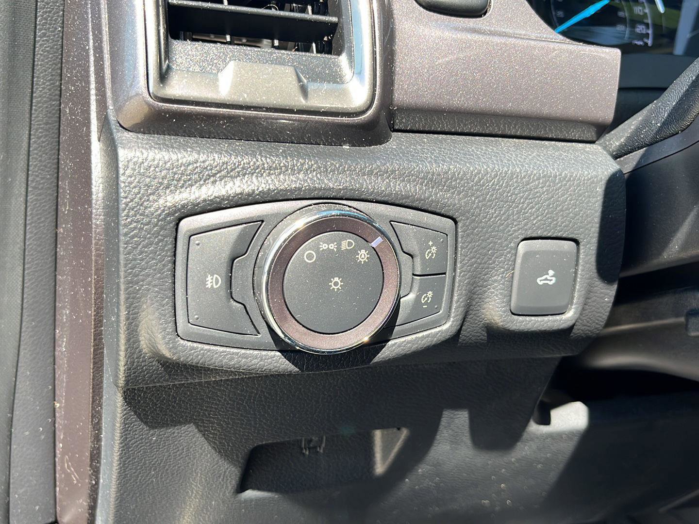Used 2019 Ford Ranger Lariat w/ Equipment Group 501A Mid image 17