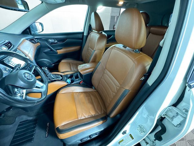 Certified 2019 Nissan Rogue SL w/ Premium Package AWD/4WD image 18