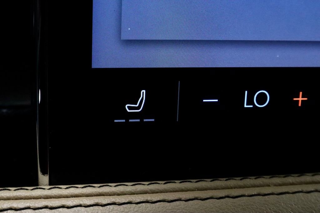 Used 2023 Lincoln Corsair Reserve image 4