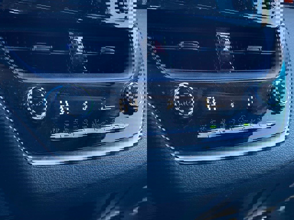 Used 2022 Toyota Corolla LE image 24