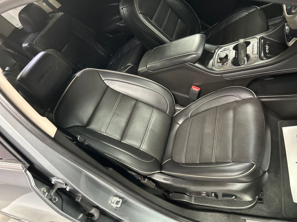 Used 2023 GMC Acadia Denali w/ Denali Ultimate Package image 27