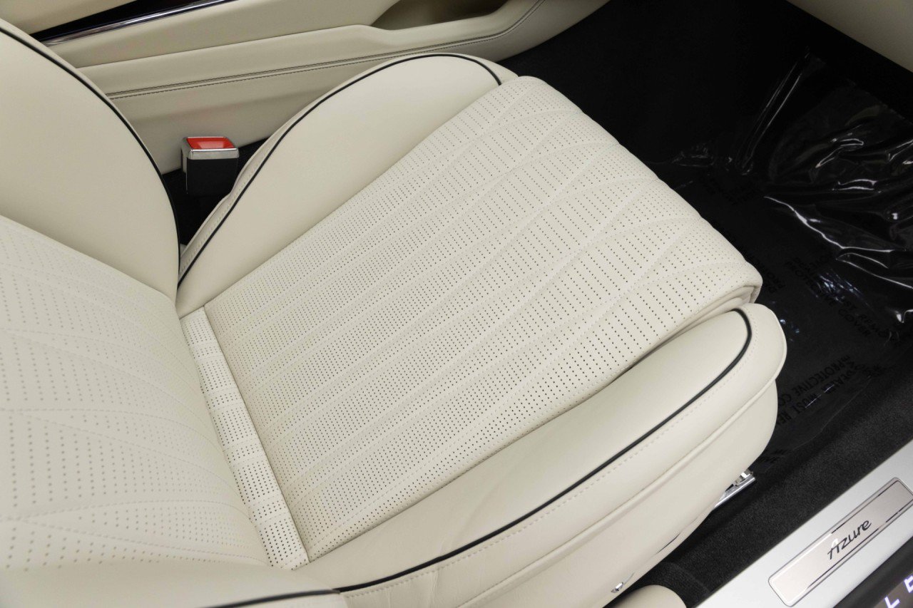 Used 2024 Bentley Flying Spur Azure AWD/4WD image 40