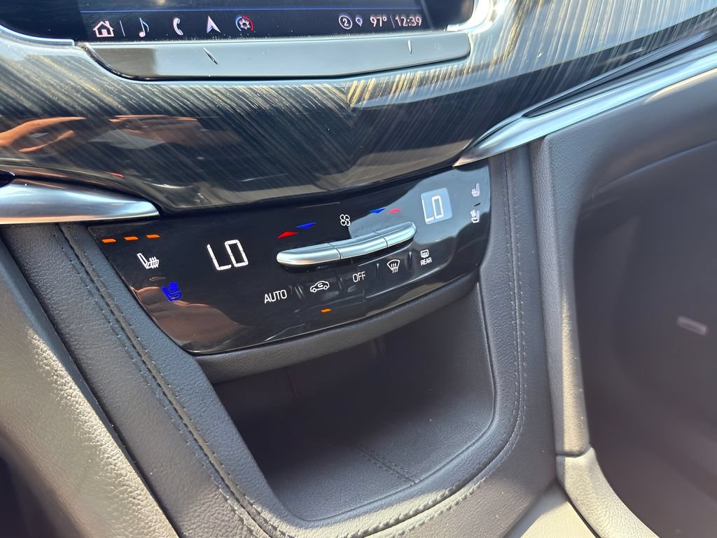 Certified 2025 Cadillac XT6 Premium Luxury FWD image 14