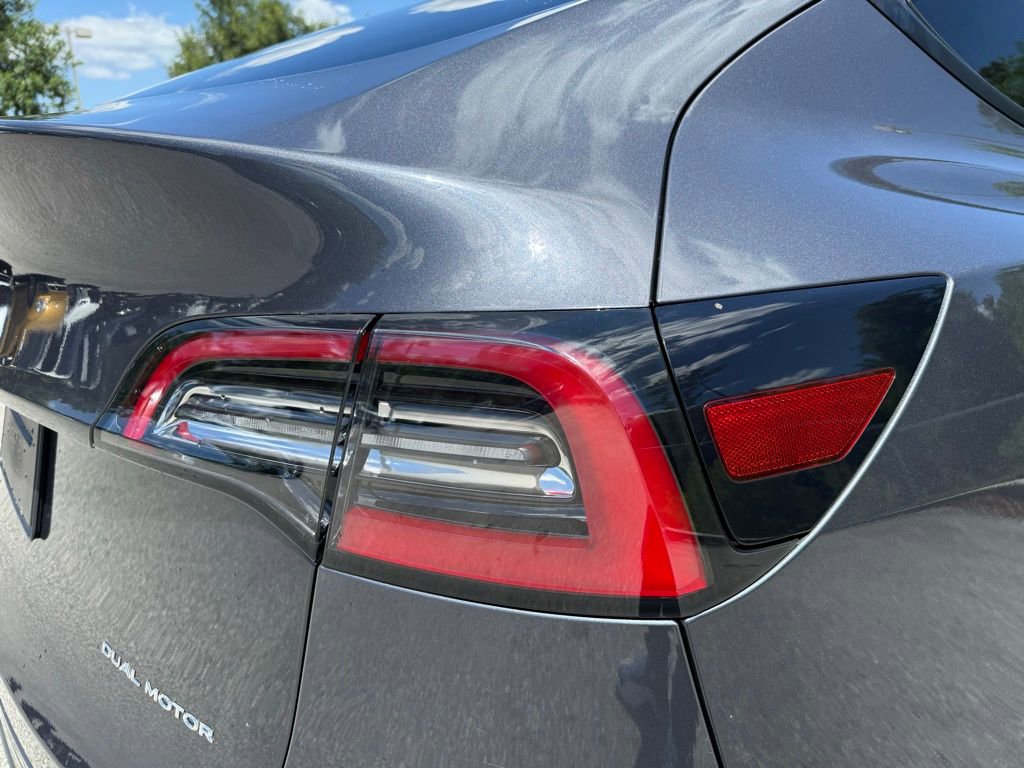 Used 2021 Tesla Model Y Long Range AWD/4WD image 11