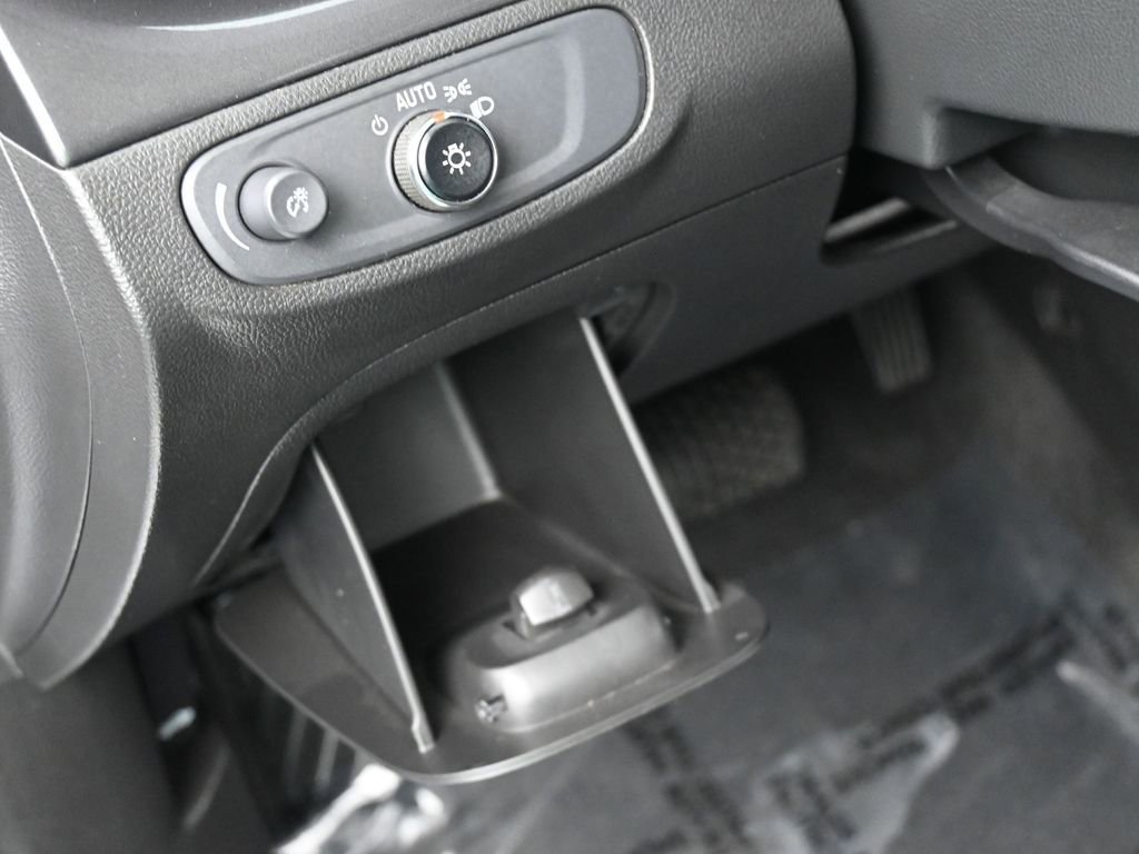 Used 2020 Buick Encore Preferred image 15