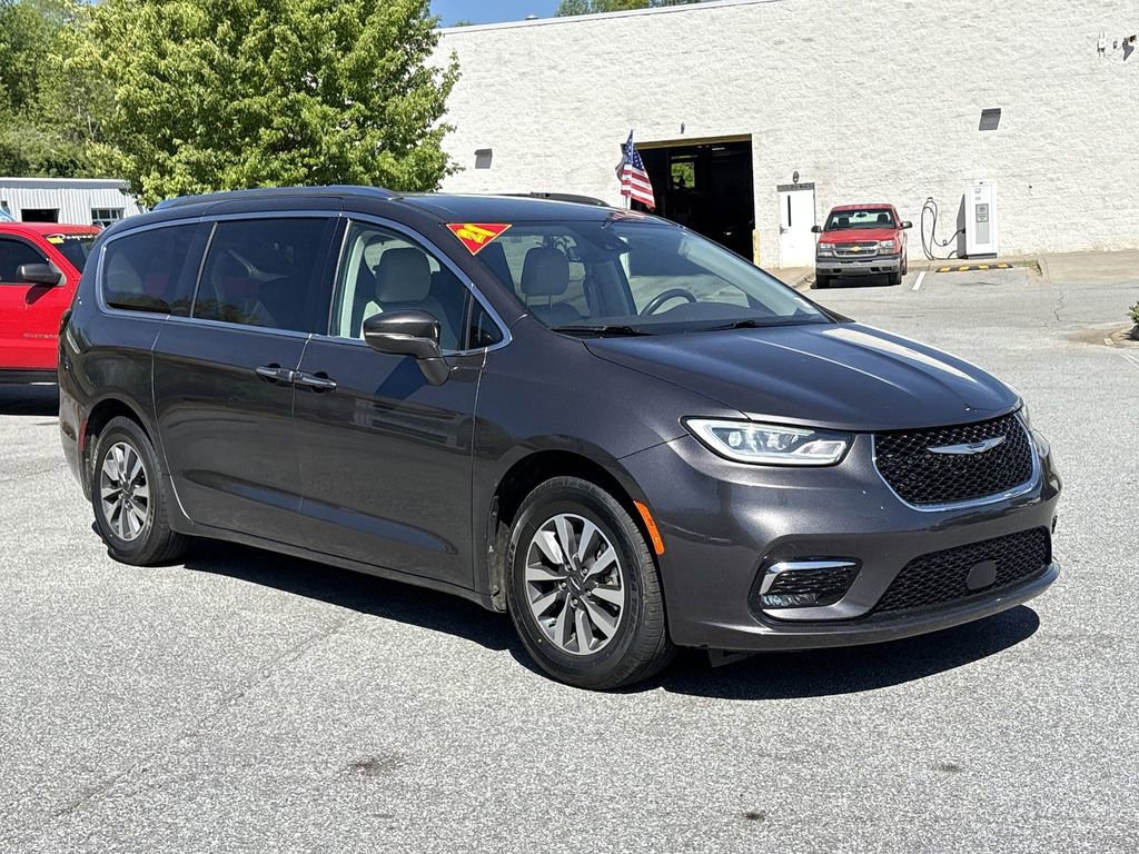 Used 2021 Chrysler Pacifica Touring-L FWD image 5