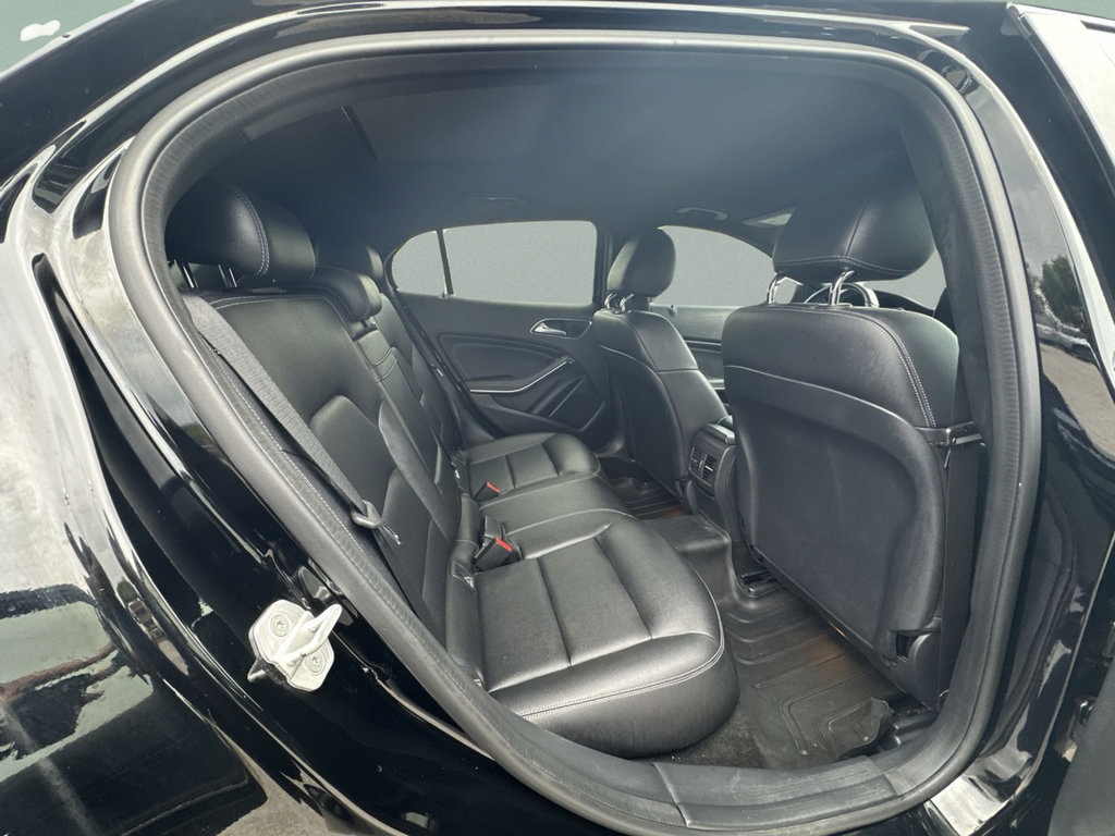 Used 2018 Mercedes-Benz GLA 250 image 34