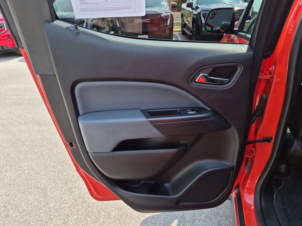 Used 2019 Chevrolet Colorado Z71 RWD image 32