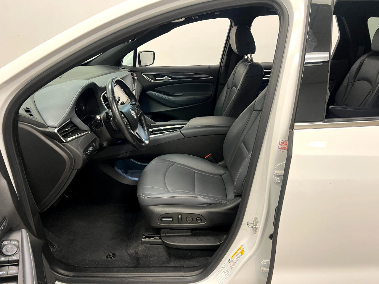 Used 2024 Buick Enclave Premium image 20