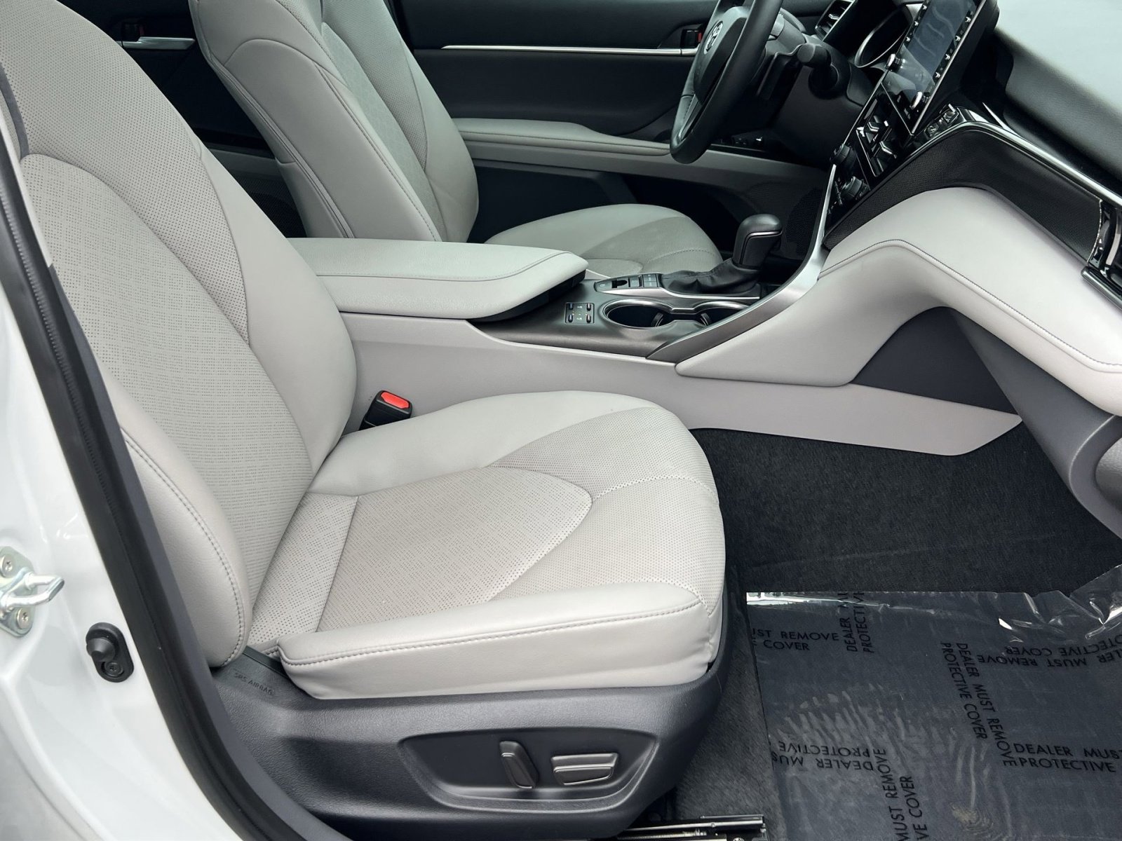 Used 2023 Toyota Camry XSE w/ Navigation Package image 26