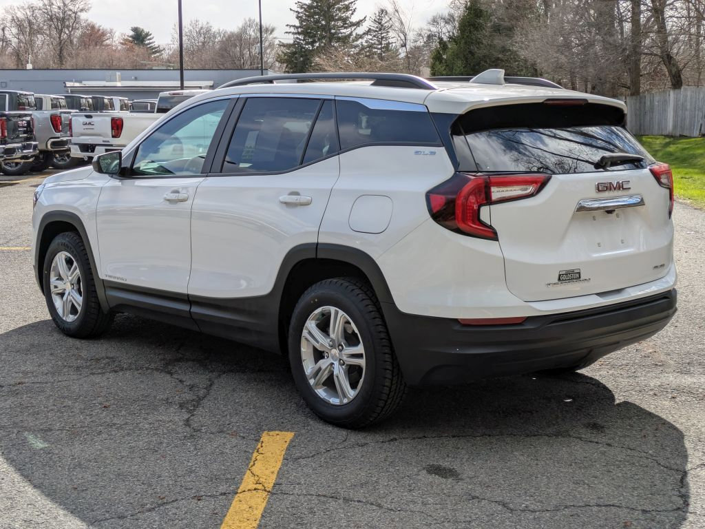 Certified 2022 GMC Terrain SLE w/ Driver Convenience Package image 5
