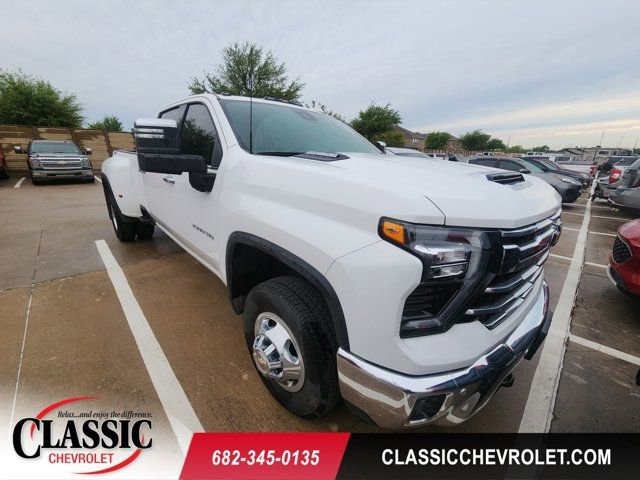 Used 2025 Chevrolet Silverado 3500 LTZ w/ LTZ Convenience Package image 1