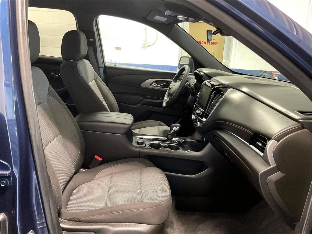 Used 2023 Chevrolet Traverse LT AWD/4WD image 11