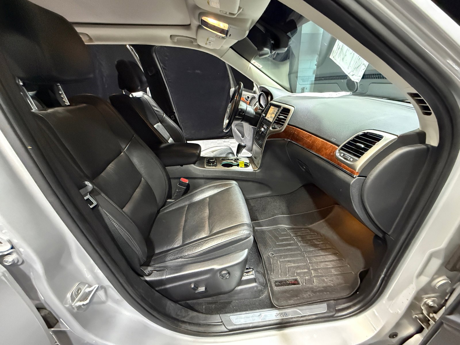 Used 2012 Jeep Grand Cherokee Limited image 19