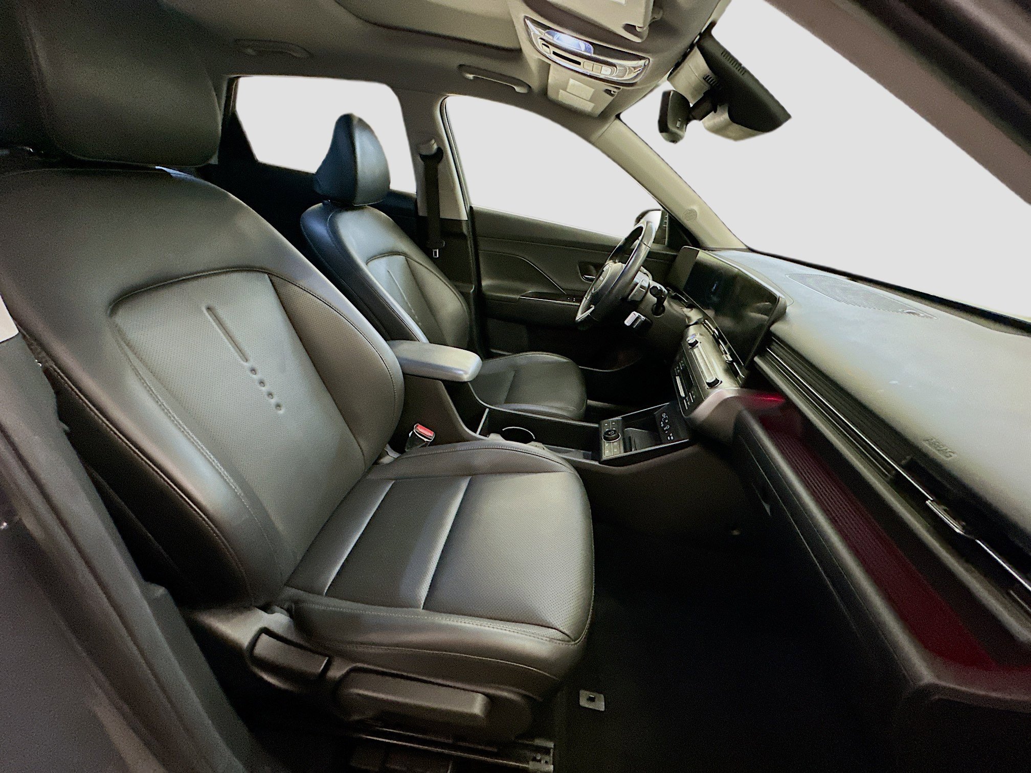 Used 2024 Hyundai Kona Limited image 34