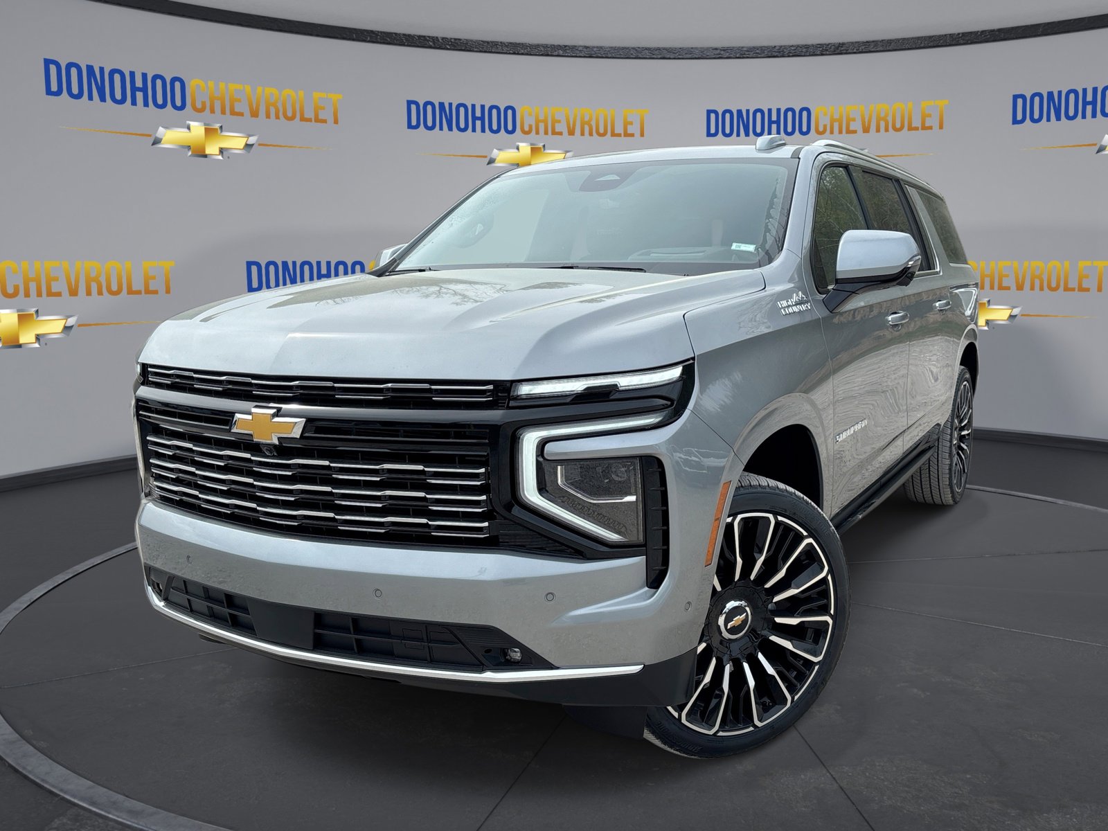 New 2026 Chevrolet Suburban High Country AWD/4WD image 4