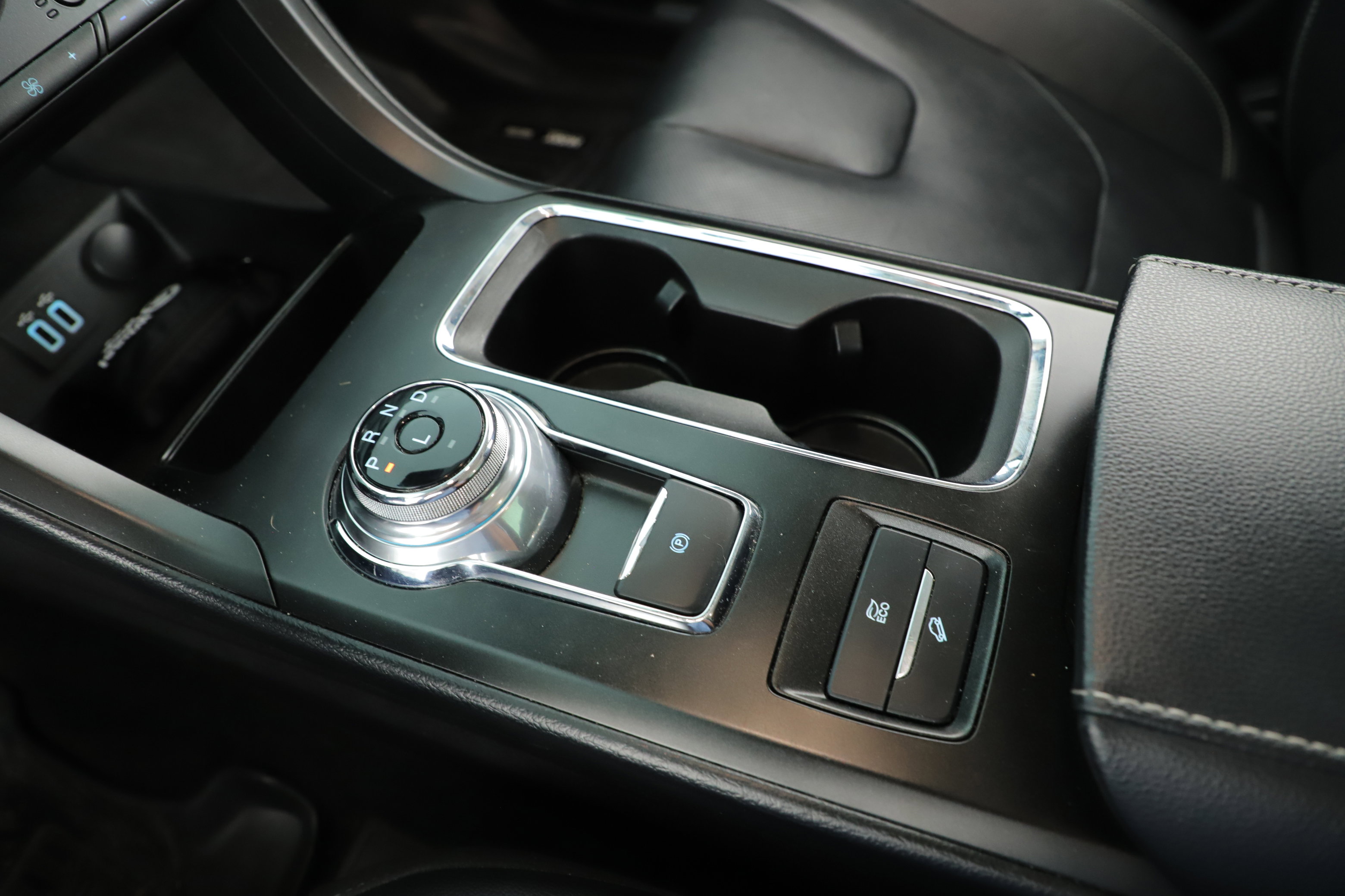 Used 2019 Ford Fusion Titanium image 11