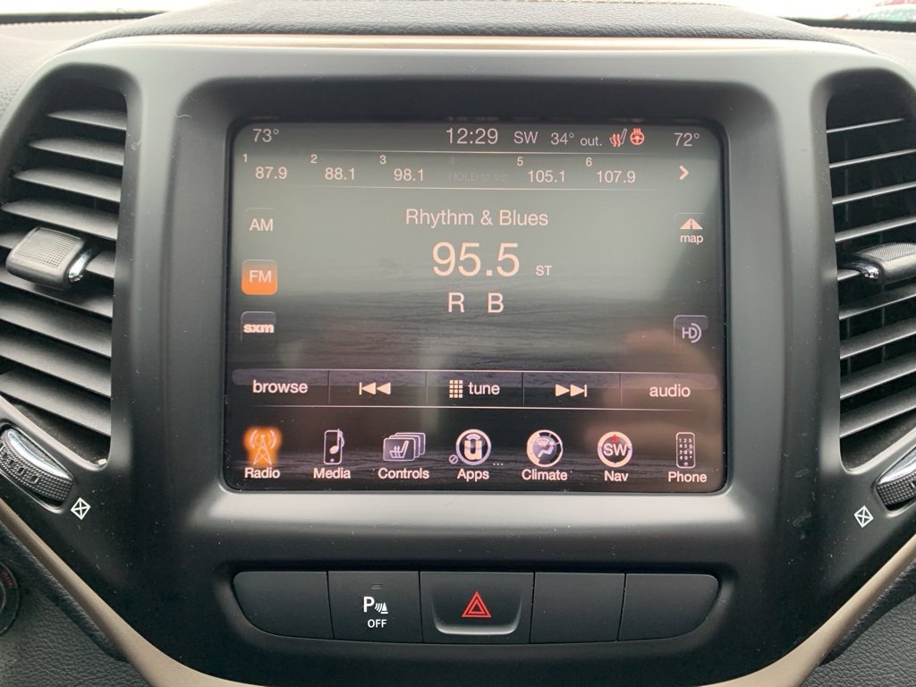 Used 2015 Jeep Cherokee Limited w/ Luxury Group image 27