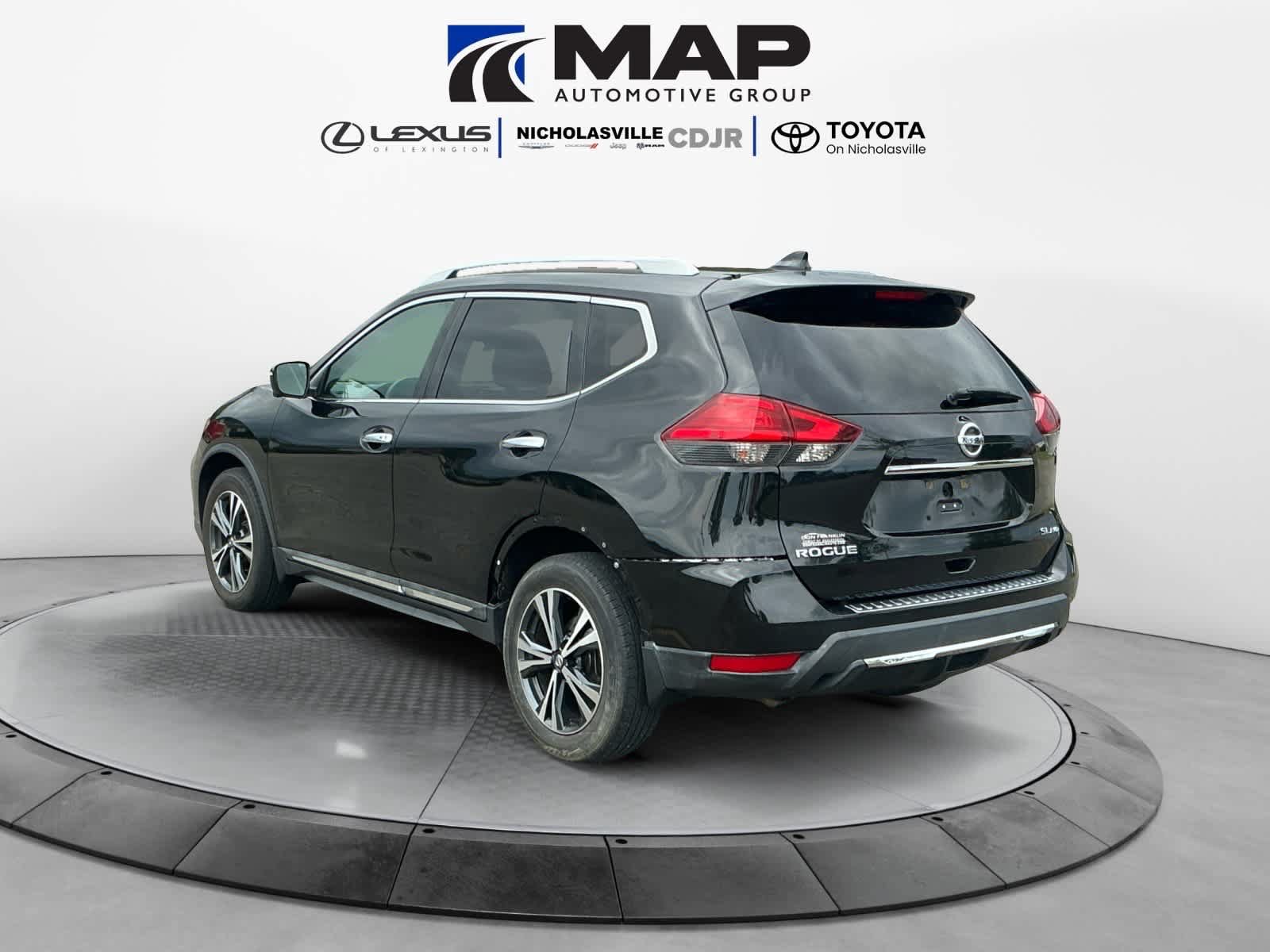 Used 2017 Nissan Rogue SL w/ SL Premium Package AWD/4WD image 3