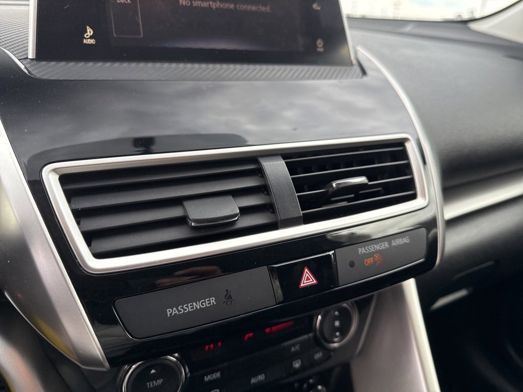 Used 2020 Mitsubishi Eclipse Cross LE image 27