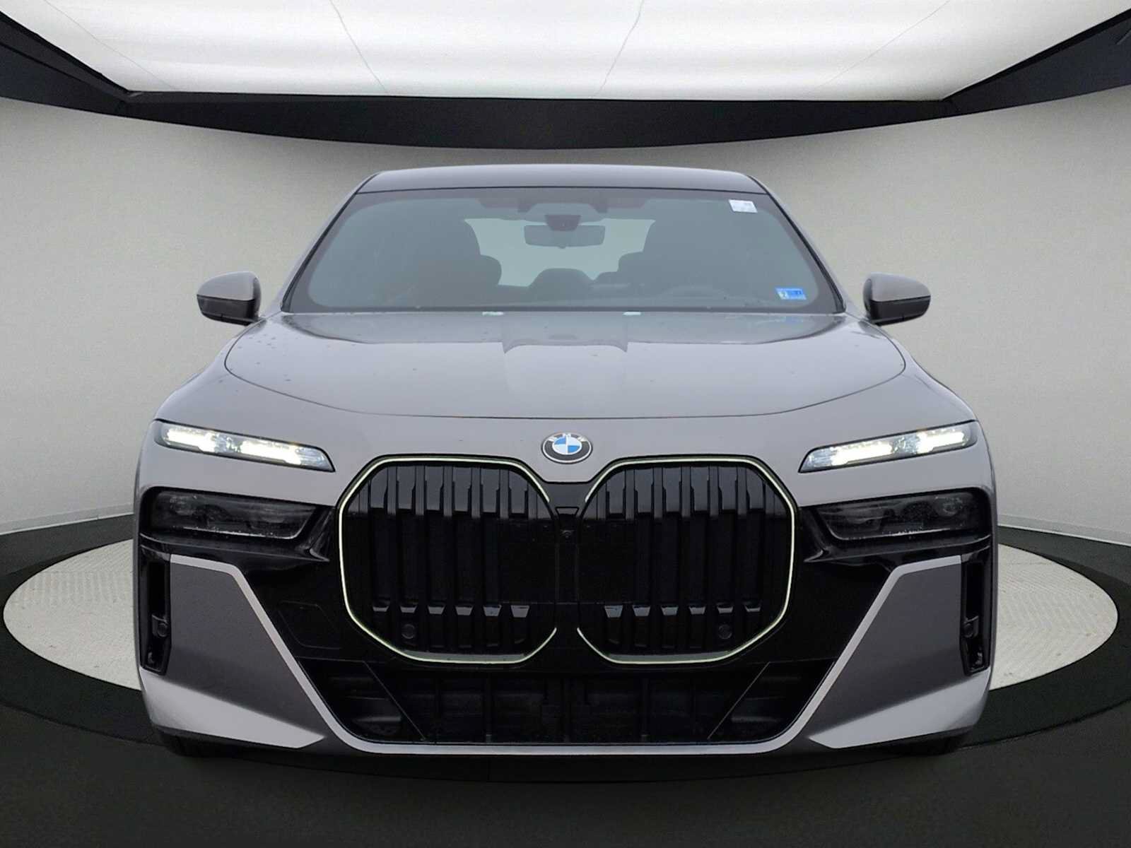 New 2026 BMW 760i xDrive w/ Executive Package AWD/4WD image 3