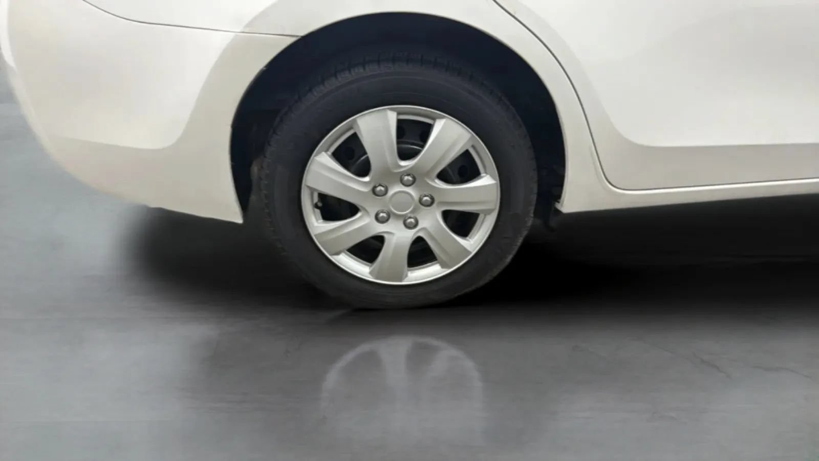 Used 2016 Toyota Corolla LE FWD image 24