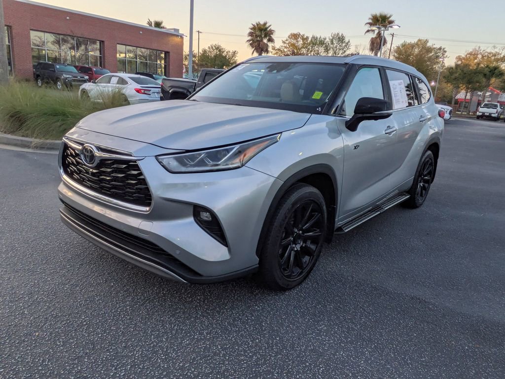 Used 2024 Toyota Highlander Platinum image 8