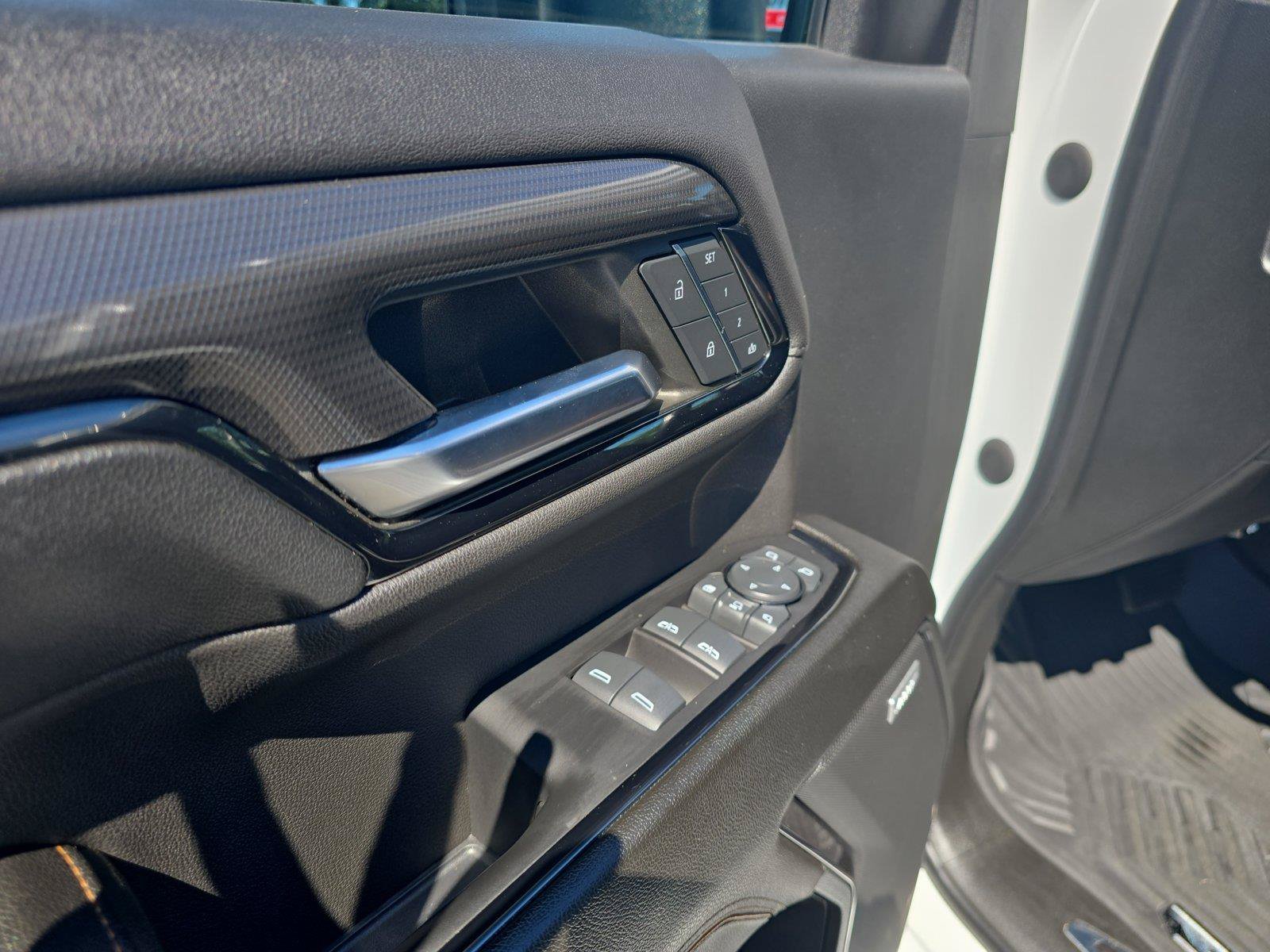 Used 2024 GMC Sierra 2500 AT4 w/ AT4 Premium Plus Package AWD/4WD image 25