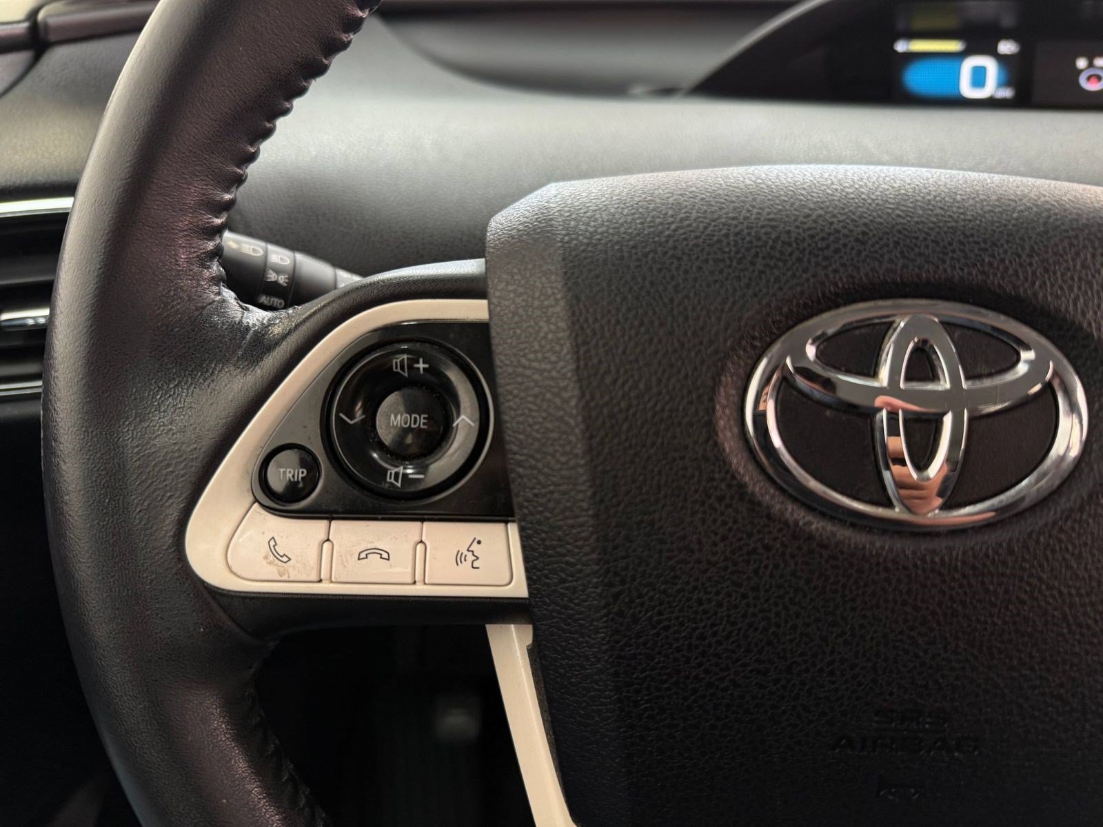 Used 2017 Toyota Prius Prime Advanced FWD image 13