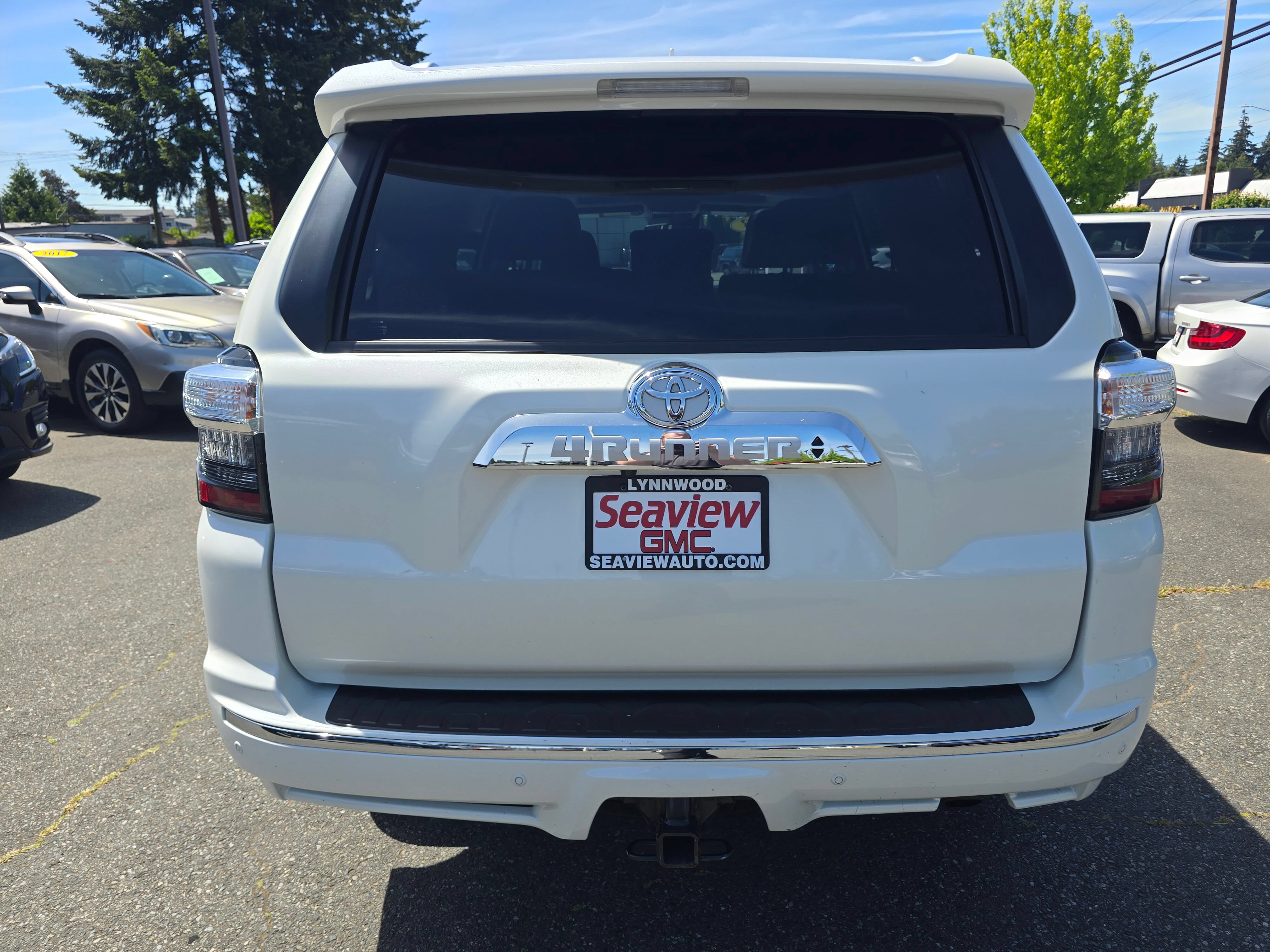 Used 2023 Toyota 4Runner Limited AWD/4WD image 4