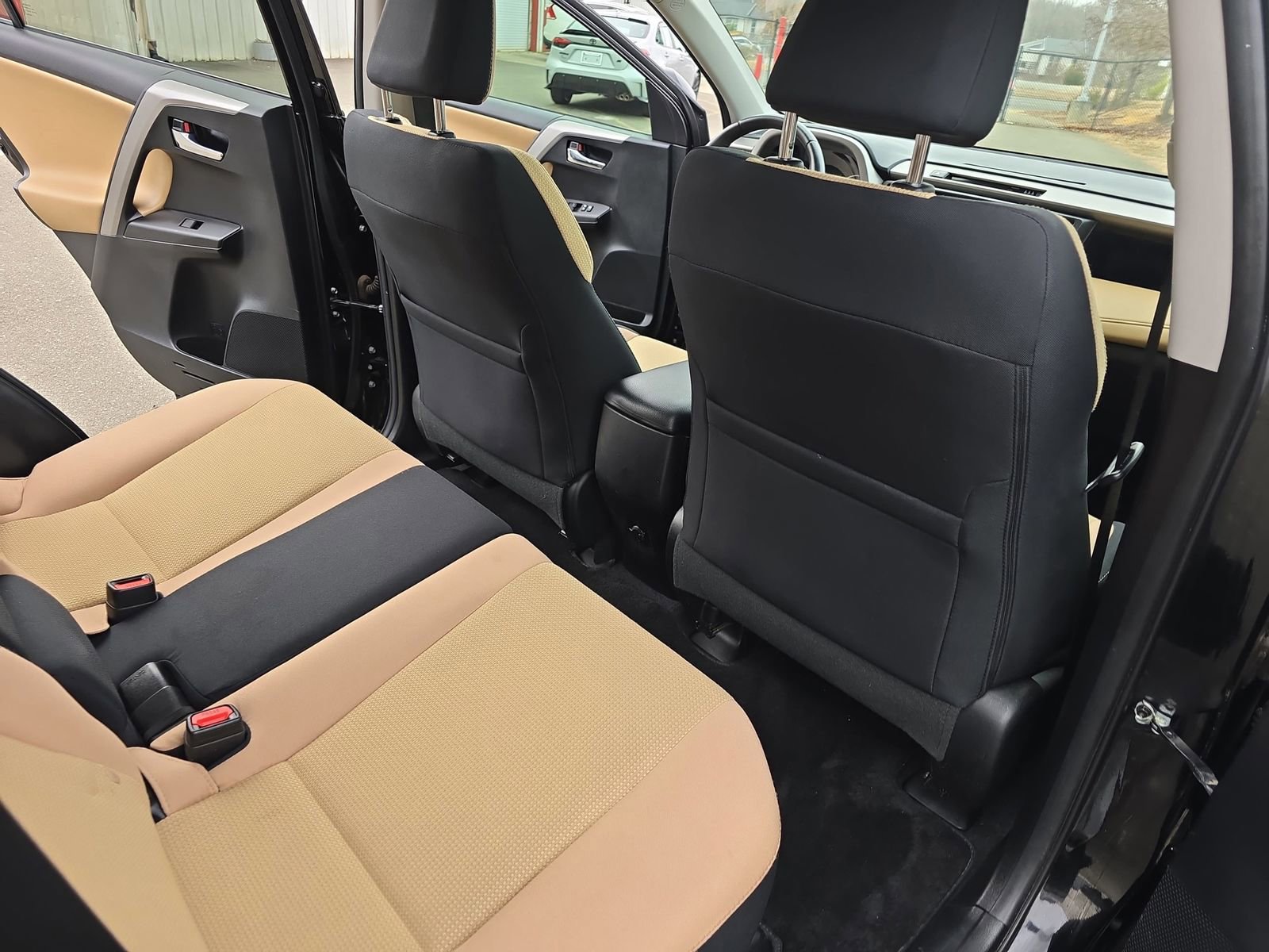 Used 2017 Toyota RAV4 XLE image 15