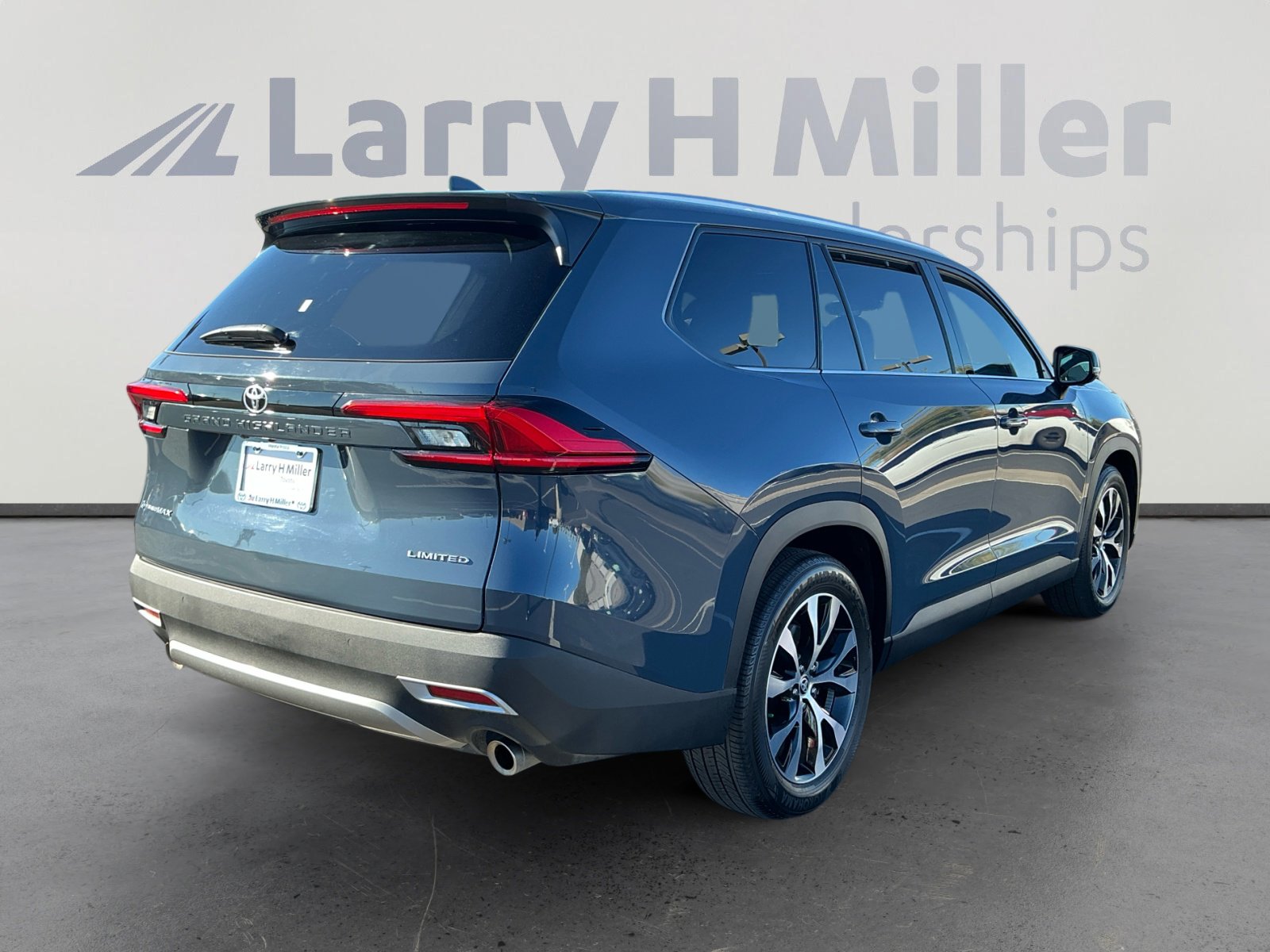 Used 2024 Toyota Grand Highlander AWD Hybrid image 5