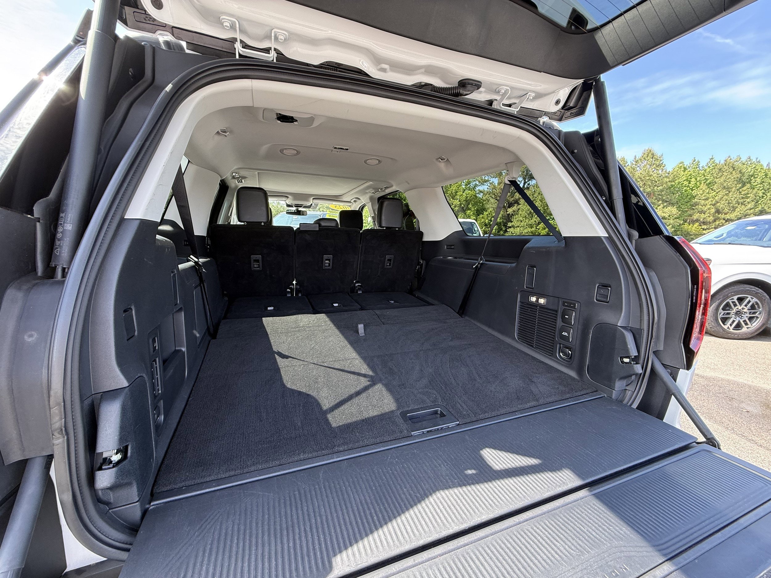 Used 2025 Ford Expedition Max Platinum AWD/4WD image 32