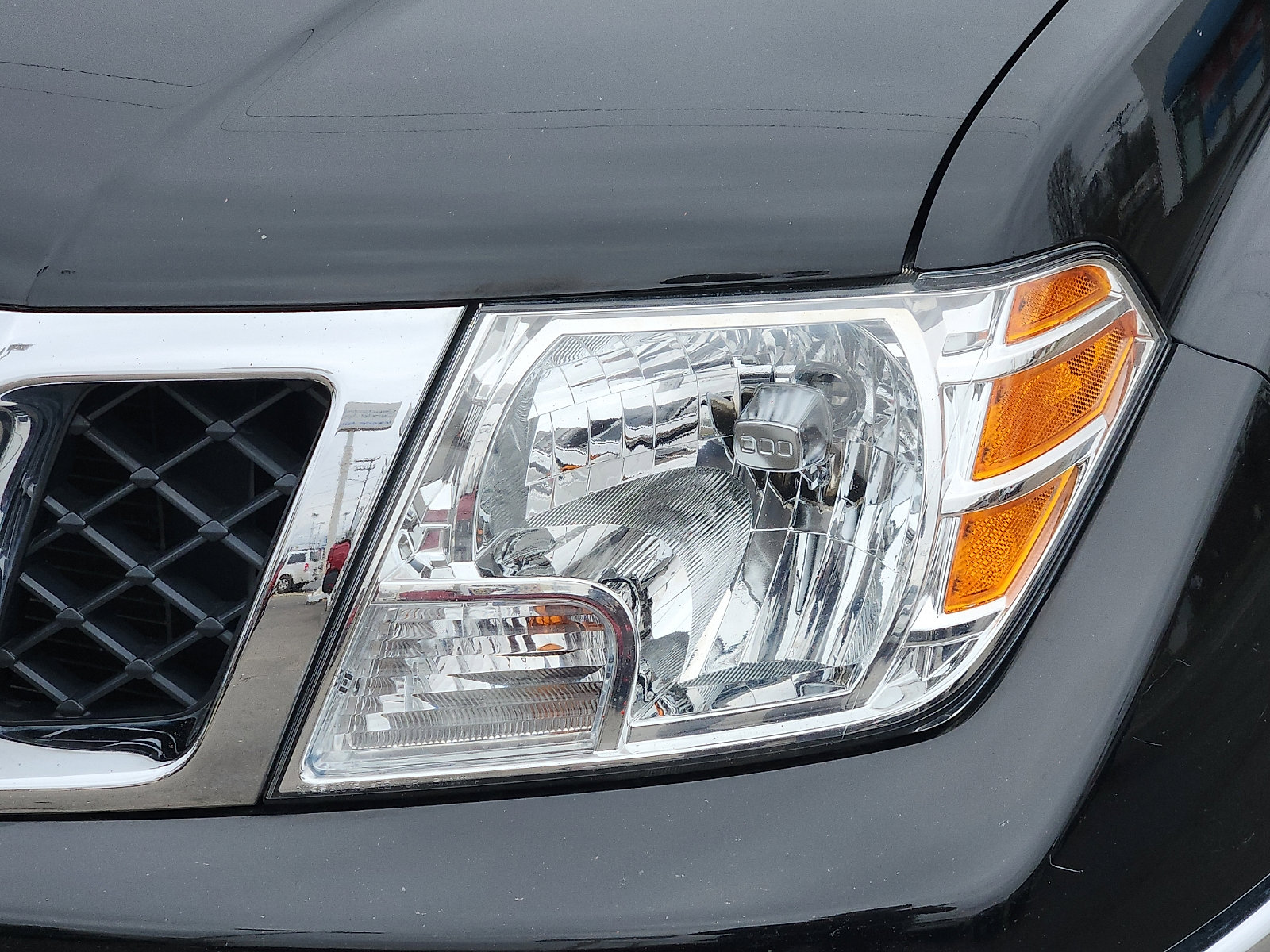 Used 2019 Nissan Frontier SL image 9