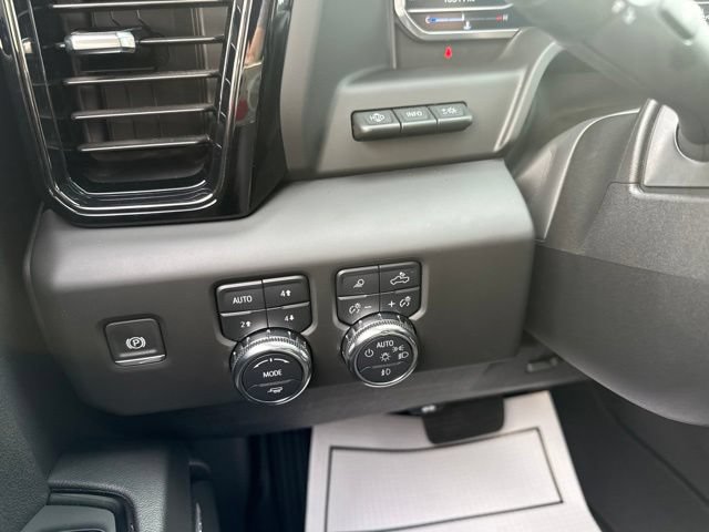 Used 2025 GMC Sierra 2500 AT4 w/ AT4 Premium Plus Package AWD/4WD image 24