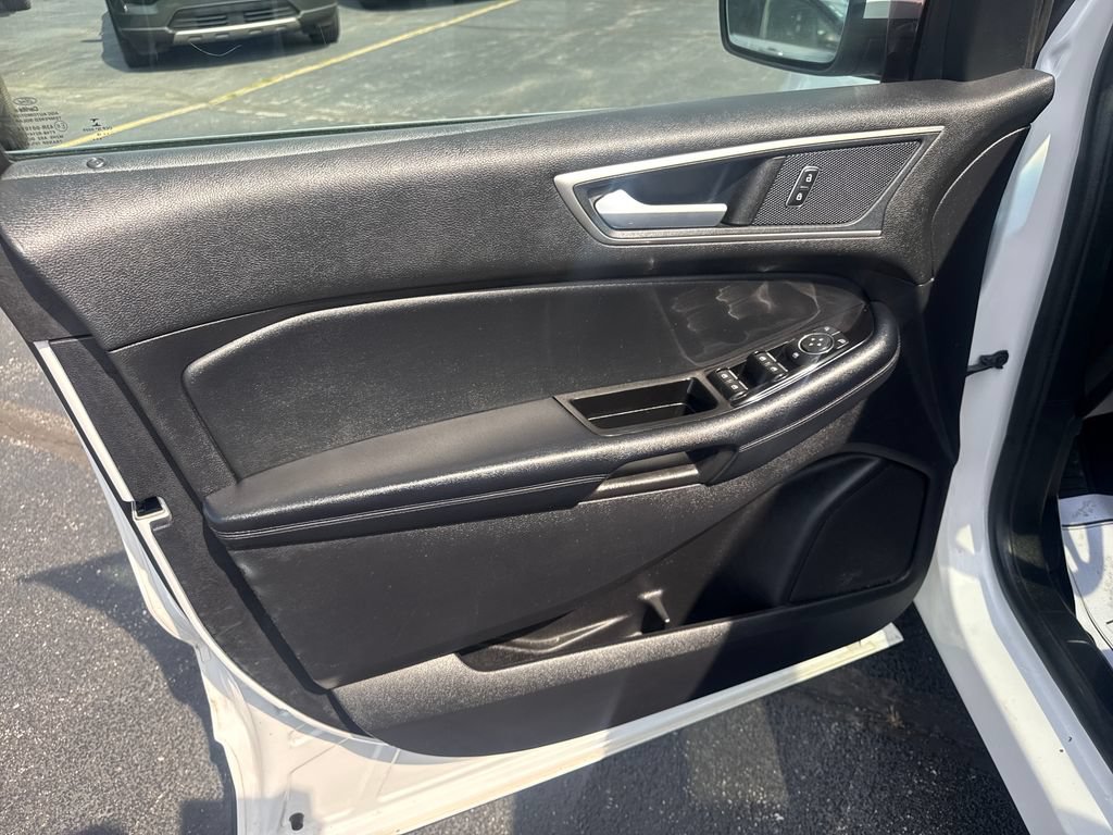Used 2018 Ford Edge SEL w/ Equipment Group 201A AWD/4WD image 31