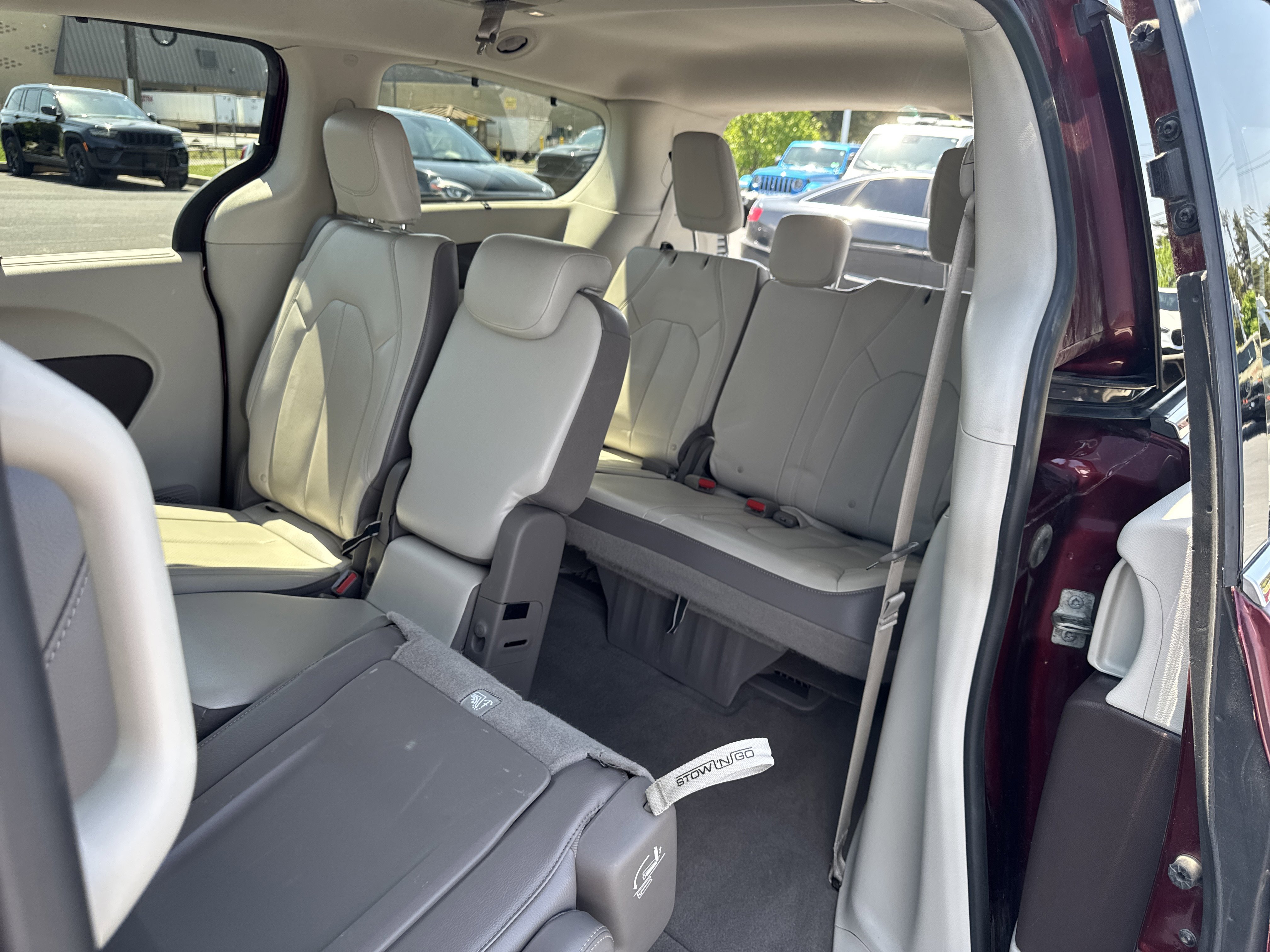 Used 2018 Chrysler Pacifica Touring-L w/ Advanced Safetytec Group image 31