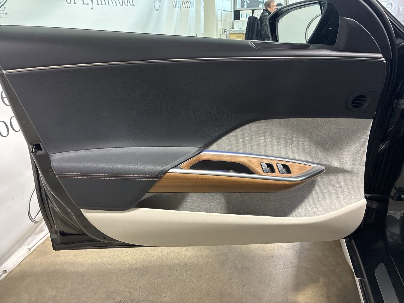 Used 2025 Lucid Air Touring image 13