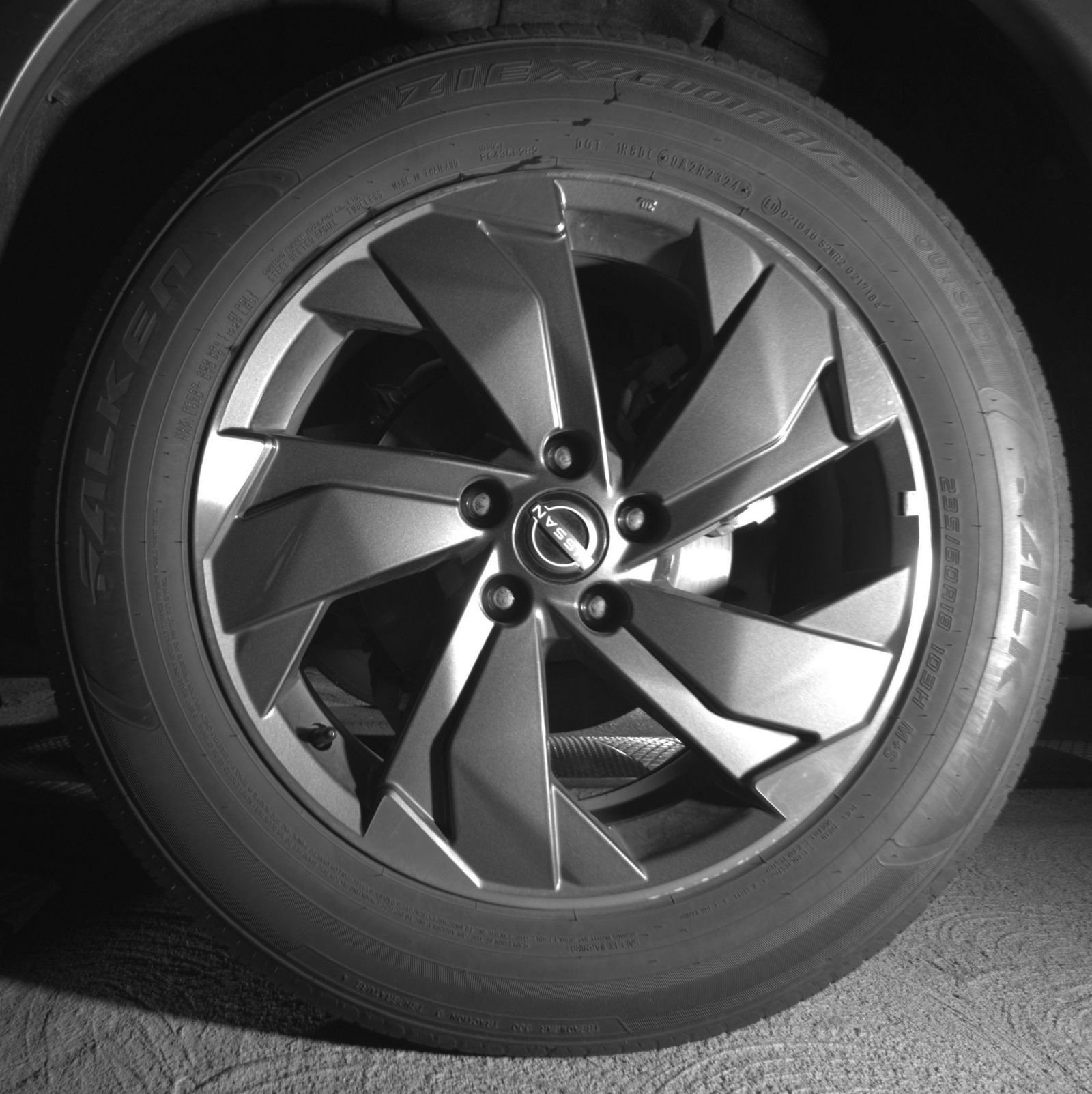 Used 2025 Nissan Rogue SV FWD image 17