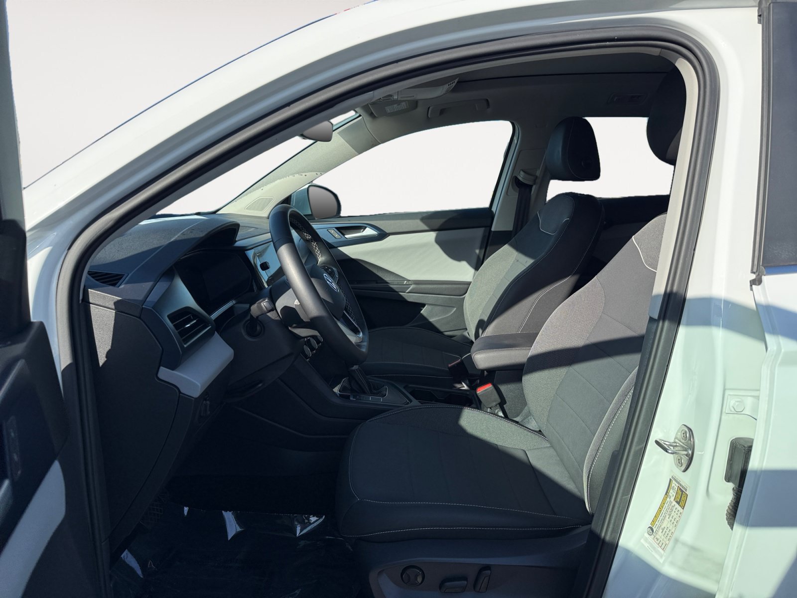 Certified 2023 Volkswagen Taos SE w/ Panoramic Sunroof Package FWD image 10